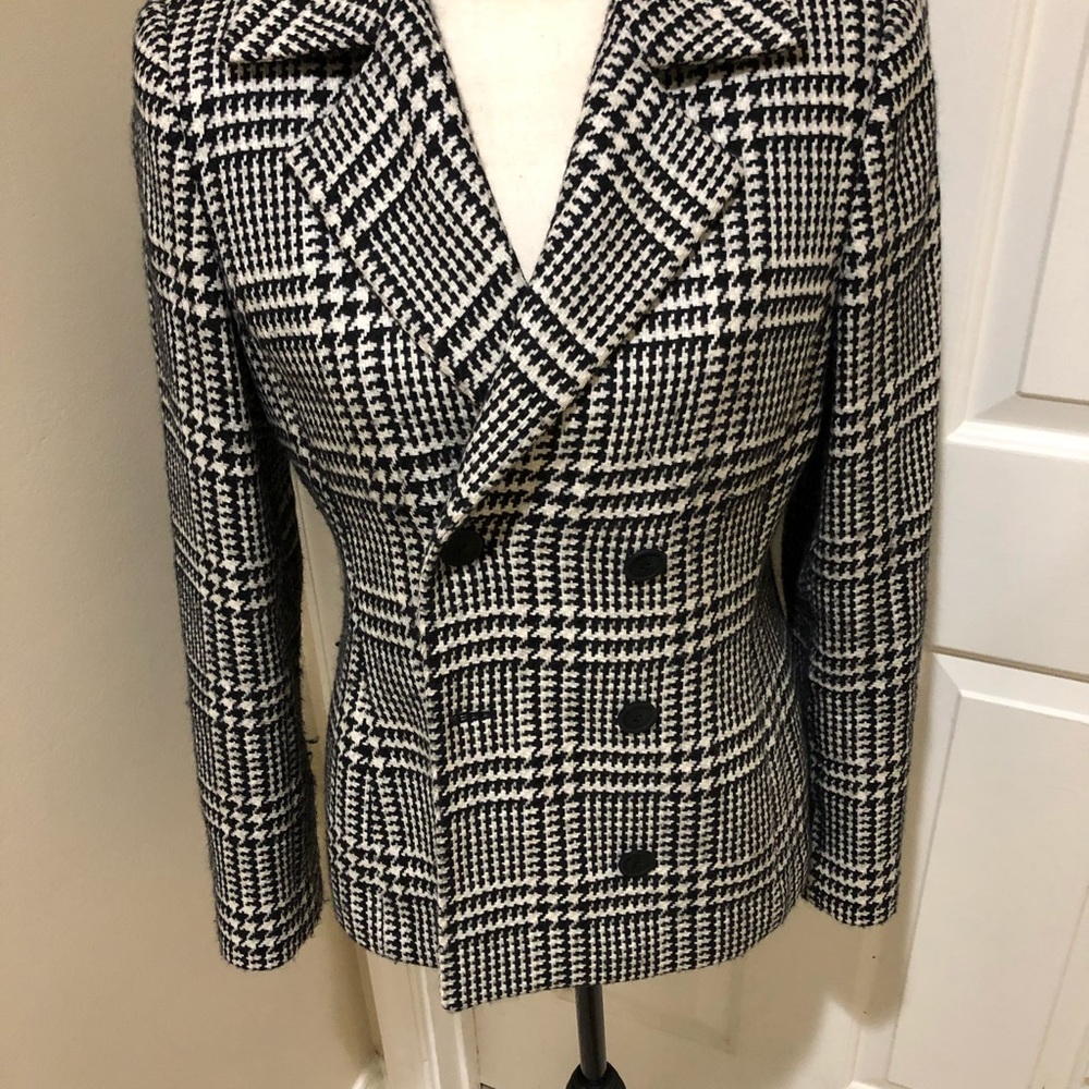 Blazer - Picture 2 of 4